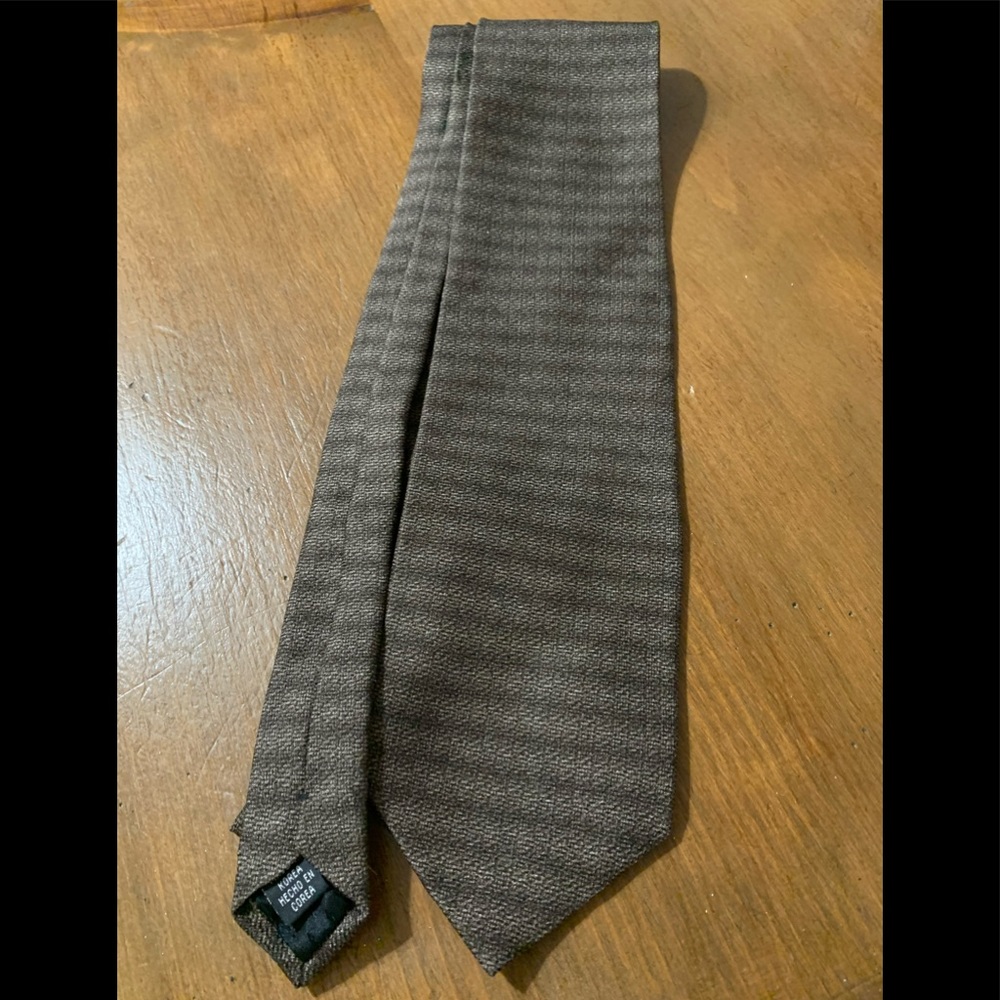 Men’s brown silk tie